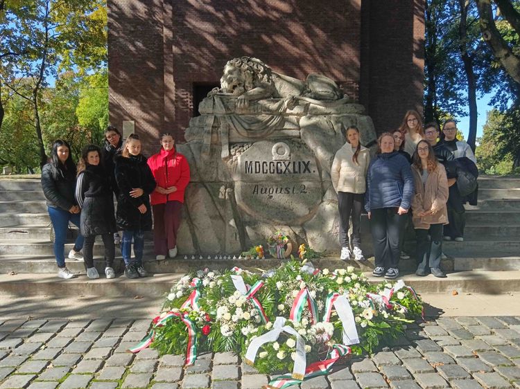 Ünnepi megemlékezést tartottunk az aradi vértanúk emléknapja alkalmából