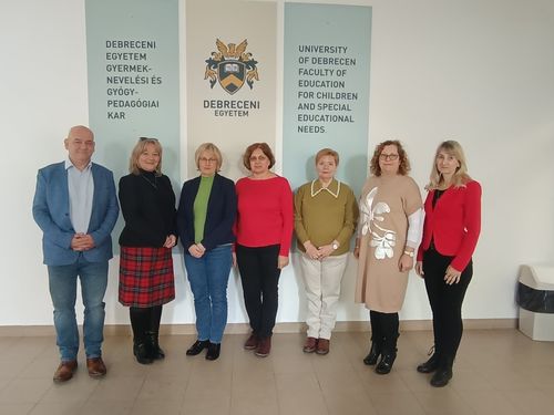 Szakmai egyeztetés a Debreceni Egyetem Gyermeknevelési és Gyógypedagógiai Karán